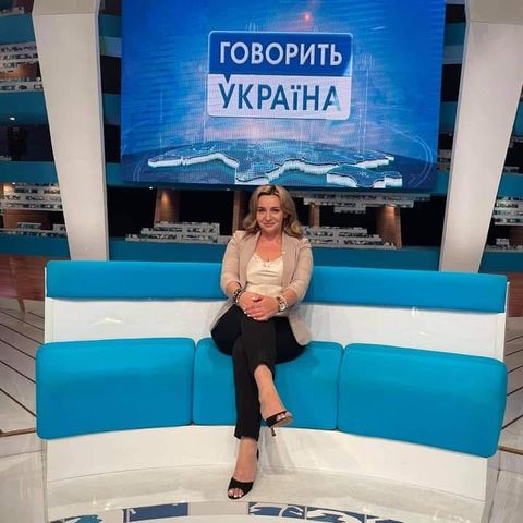 Анна Долід на дивані студії «Говорить Україна»