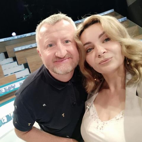 Анна Долід із колегою в телестудії, селфі