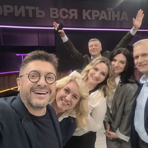Анна Долід із ведучим і гістьми студії «Говорить вся країна»